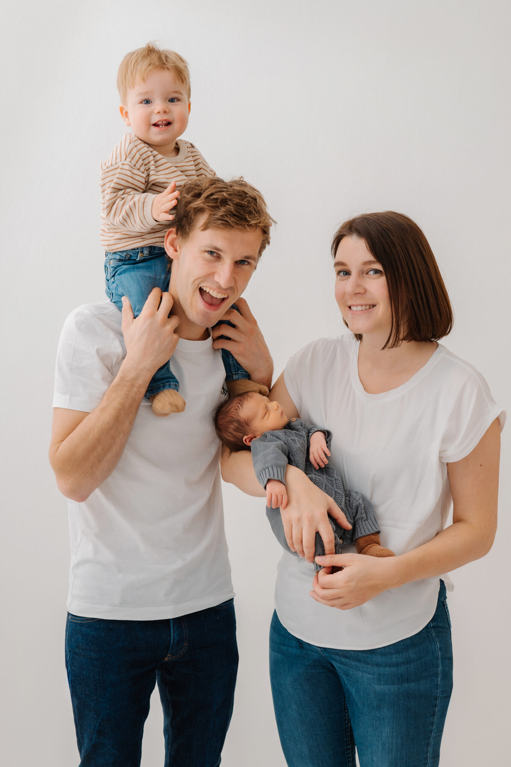 Familienfotos, Familienfotoshooting, Familienfoto, Fotoshooting Familie Familienfotos, Fotografin Linz, Steyr, Amstetten, Niederösterreich, Babyfotos, Familienfotos, Fotoshooting Familie