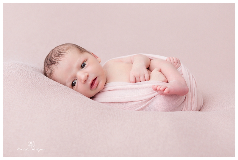 Neugeborenenfotos Newbornshooting Babyfotos Babyfotograf Babyshooting Neugeborenenfotos Fotoshooting Linz Amstetten Steyr_0449