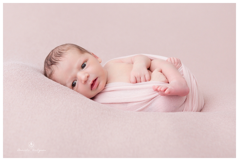 Neugeborenenfotos Newbornshooting Babyfotos Babyfotograf Babyshooting Neugeborenenfotos Fotoshooting Linz Amstetten Steyr_0449