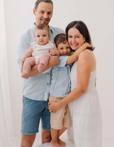 Familienfotoshooting, Familienfotos Linz, Familientotos mit Baby, Babyshooting, Babyfotoshooting Enns, Linz, Steyr, St. Valentin