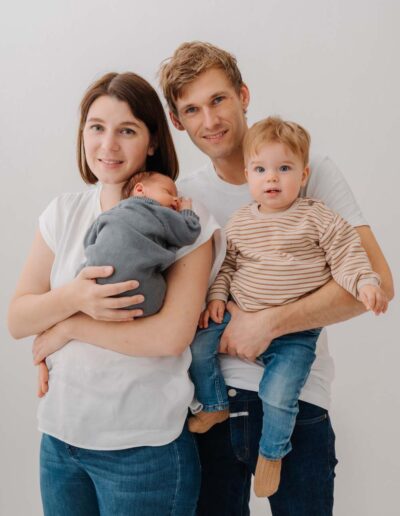 Neugeborenenfotos Linz, fotoshooting Neugeborenes St. Valentin & Steyr