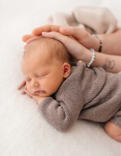 Neugeborenenshooting, Neugeborenenfotoshooting, Shooting Neugeborenes, Babyfotos Linz.