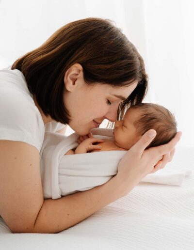 Neugeborenenfotos in St. Valentin, Fotoshooting Linz, Neugeborenes.