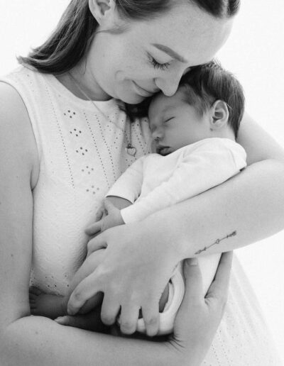 Neugeborenenfotos in St. Valentin, fotoshooting Neugeborenes Linz.