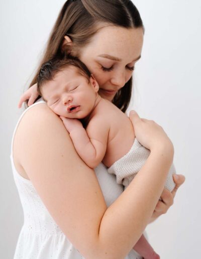 Babyfotos in Linz, Neugeborenenfotoshooting in Steyr.