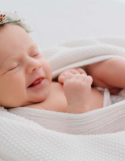 Neugeborenenfotos in St. Valentin, Neugeborenenfotoshooting in St. Valentin. Authentische Babyfotos.