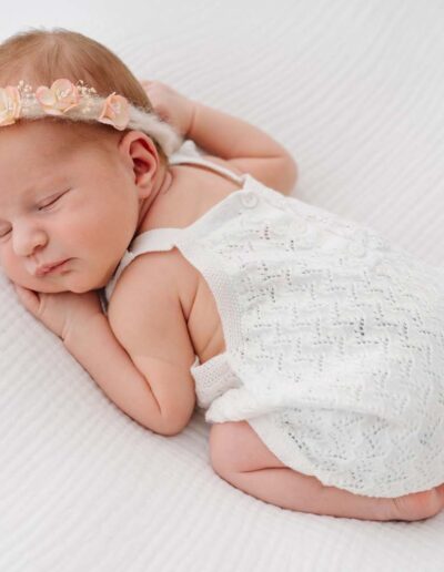 Natürliche Neugeborenenfotos, Fotoshooting Baby, Linz, Amstetten.