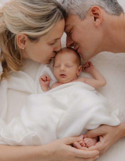 Neugeborenenfotos, Neugeborenenfotoshooting in St. Valentin & Steyr.