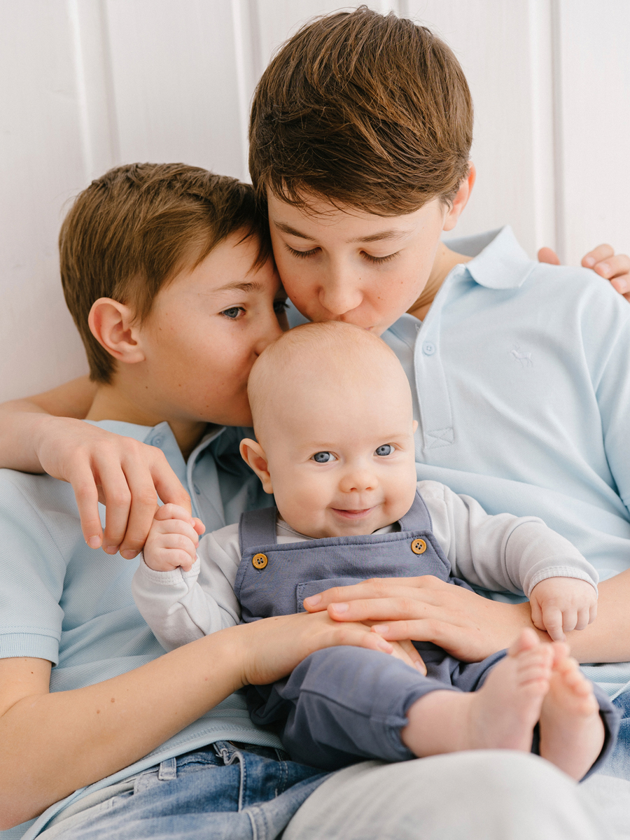 Babyshooting im Atelier – Familienfotos und Geschwisterfotos