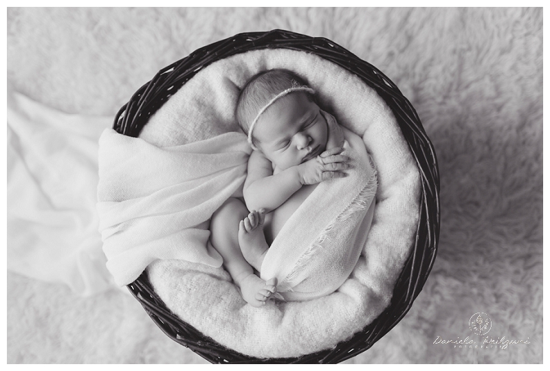 Neugeborenenfotos Newbornshooting Babyfotos Babyfotograf Linz Amstetten Österreich Niederösterreich Oberösterreich_0522