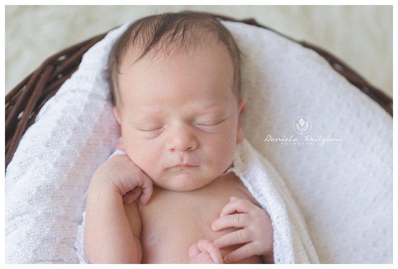 Neugeborenenfotos Newbornshooting Fotograf Babyfotos Fotoshooting Baby Linz Amstetten Steyr_0011.jpg