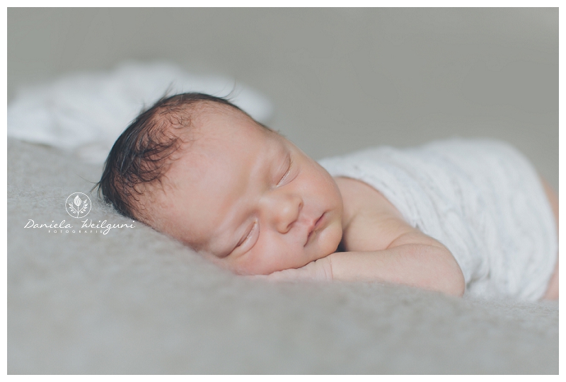 Neugeborenenfotos Newbornshooting Fotograf Babyfotos Fotoshooting Baby Linz Amstetten Steyr_0028.jpg