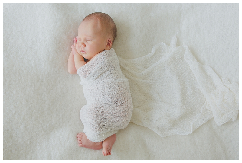 Neugeborenenfotos Newbornshooting Fotograf Babyfotos Fotoshooting Baby Linz Amstetten Steyr_0111.jpg