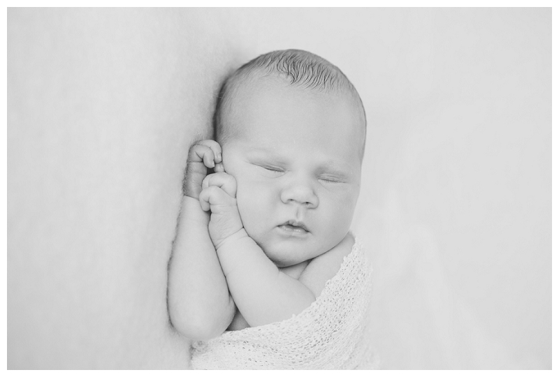Neugeborenenfotos Newbornshooting Fotograf Babyfotos Fotoshooting Baby Linz Amstetten Steyr_0112.jpg